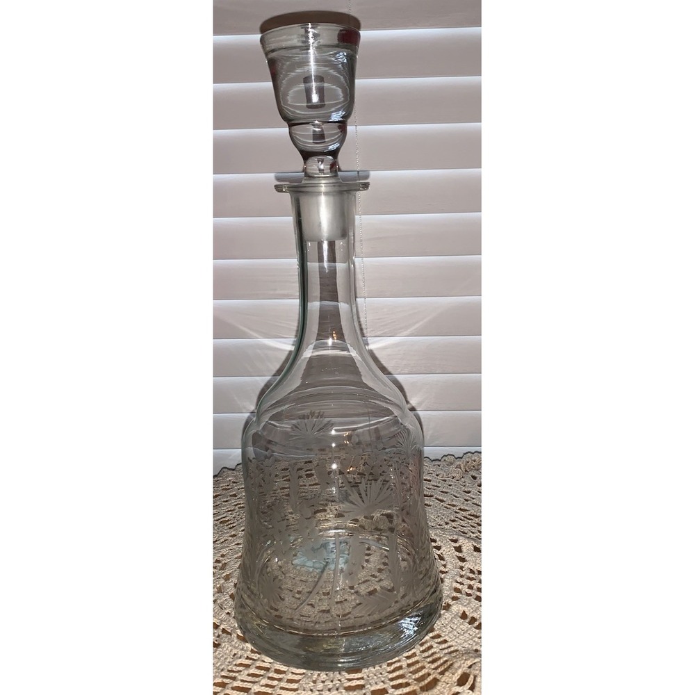 Vintage liquor decantor Etched Design